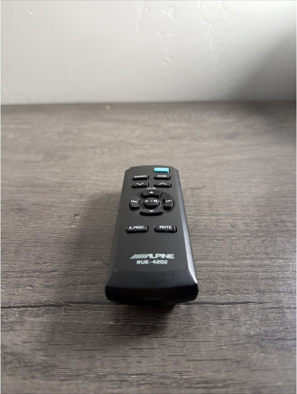 Alpine RUE-4202 Remote Control Remote for Car Audio/Video System - Picture 2 of 3